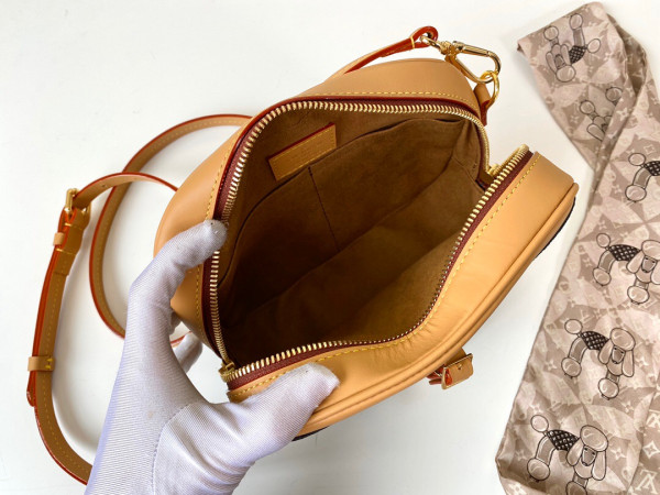 l**is V*t*n deauville mini