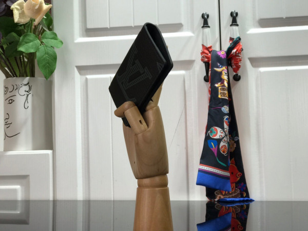 l**is V*t*n pocket organizer