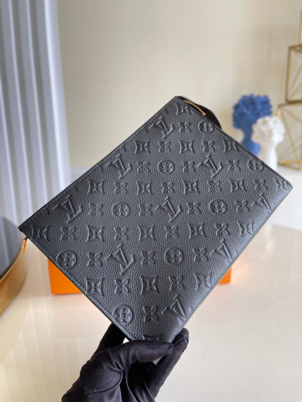 l**is V*t*n pochette voyage