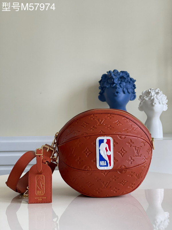 l**is V*t*n lvxnba ball in basket