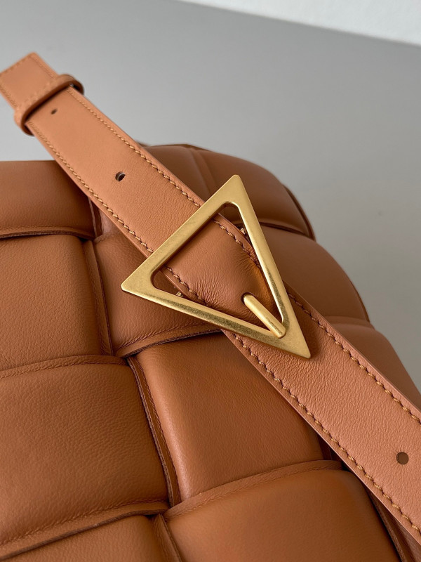 Bo*te*ga ve*ne*ta cassette