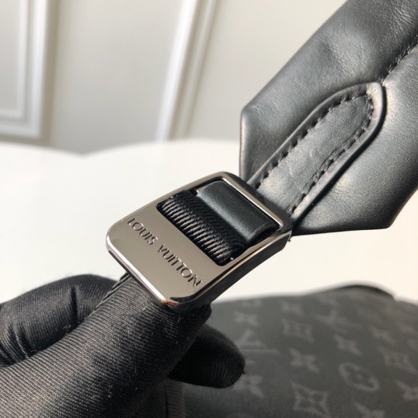 l**is V*t*n discovery backpack pm