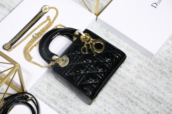 lady D*or mini with cow patent leather