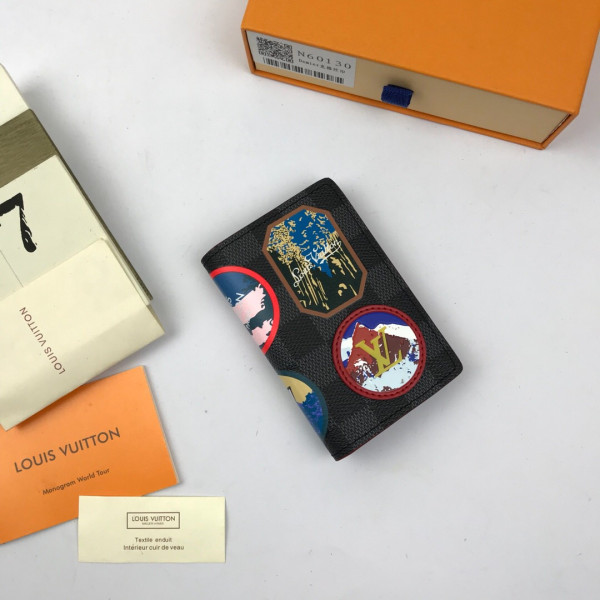 l**is V*t*n passport cover