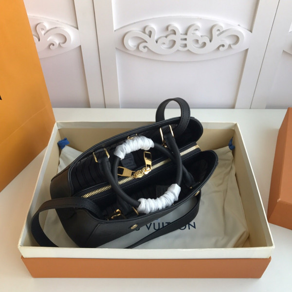 l**is V*t*n montaigne bb