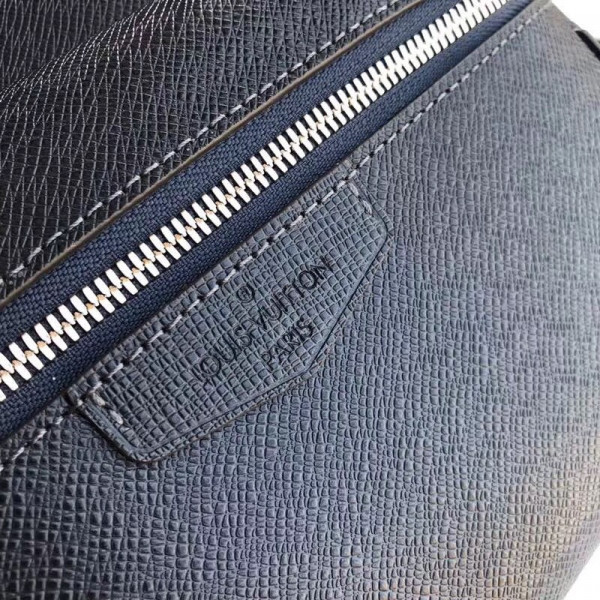 l**is V*t*n outdoor messenger pm