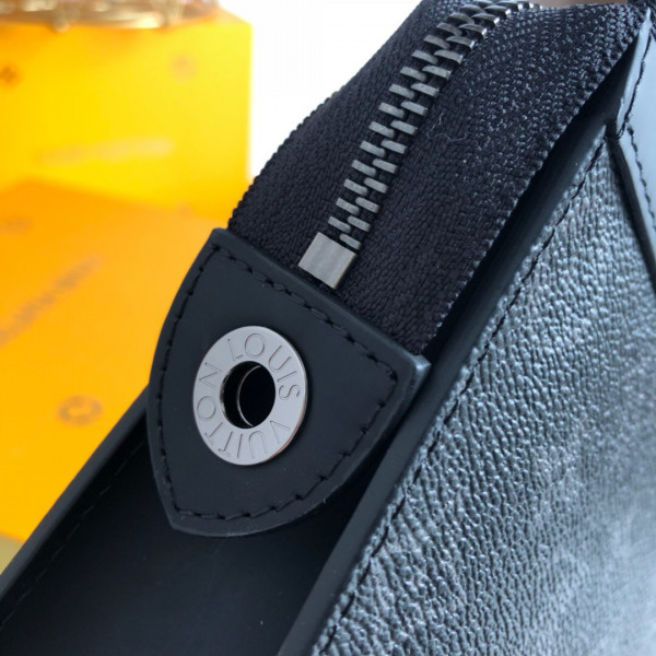 l**is V*t*n clutch m41692