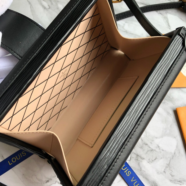 l**is V*t*n petite malle