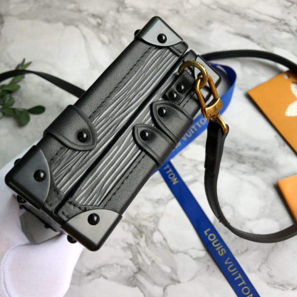 l**is V*t*n petite malle