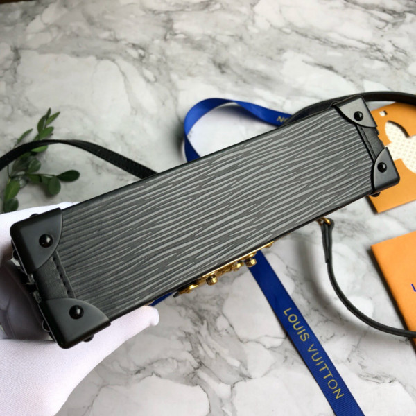 l**is V*t*n petite malle