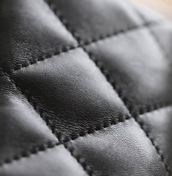 CL FLAP BAG WITH TOP HANDLE