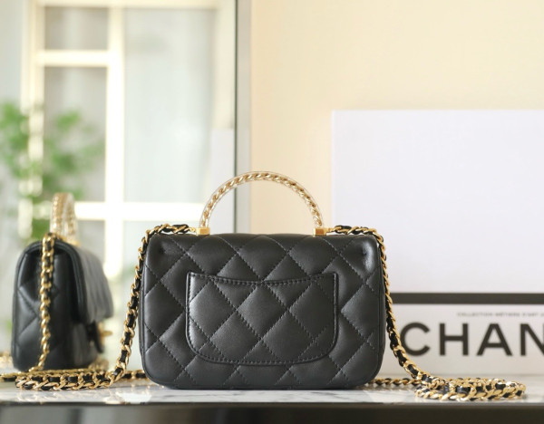 CL FLAP BAG WITH TOP HANDLE