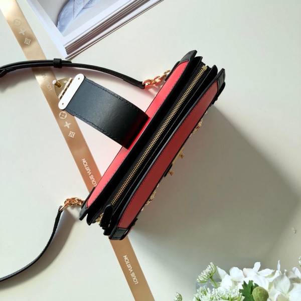 l**is V*t*n trunk clutch