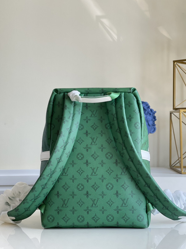 l**is V*t*n discovery backpack