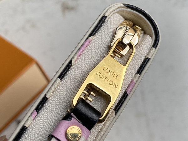 l**is V*t*n zippy wallet