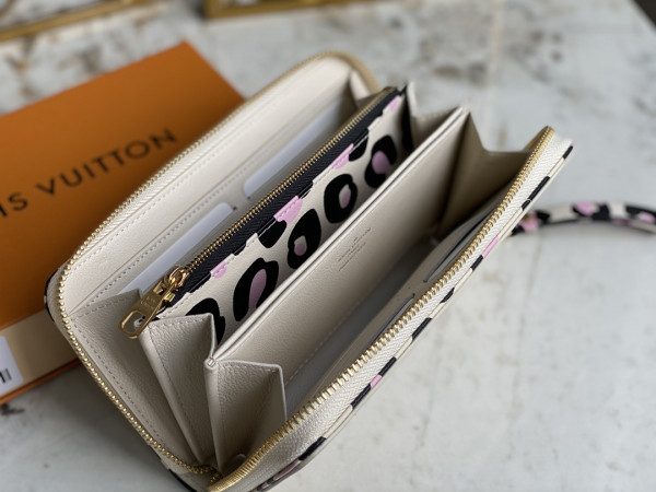 l**is V*t*n zippy wallet