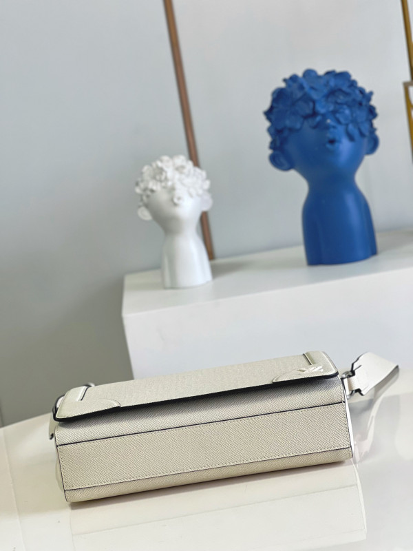 l**is V*t*n new flap messenger