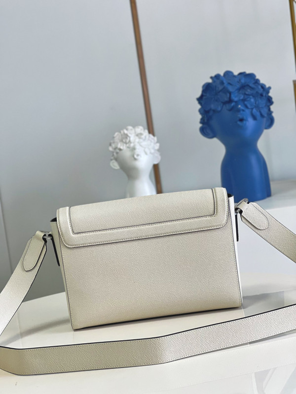 l**is V*t*n new flap messenger