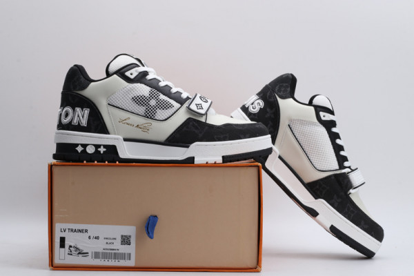 l**is V*t*n trainer sneaker