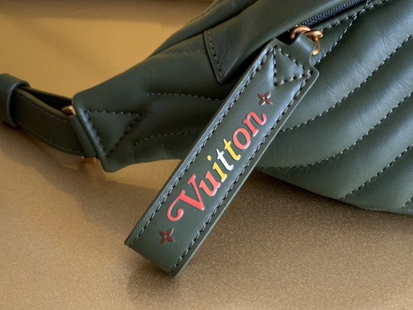 l**is V*t*n new wave bumbag