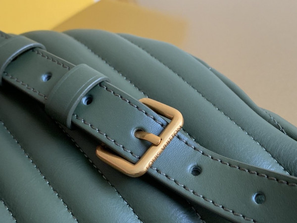 l**is V*t*n new wave bumbag