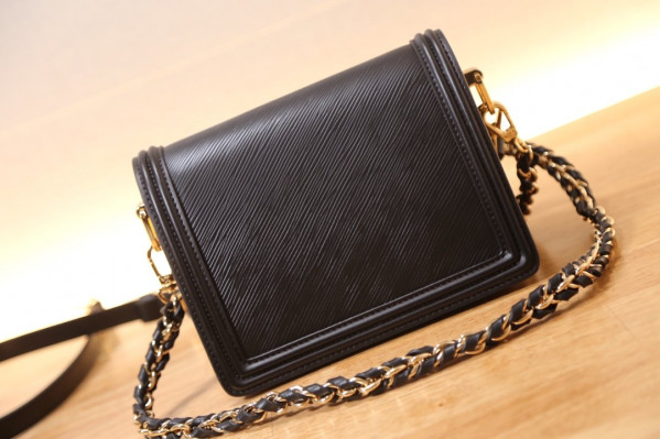 l**is V*t*n dauphine