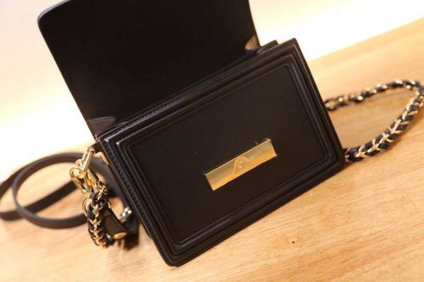 l**is V*t*n dauphine