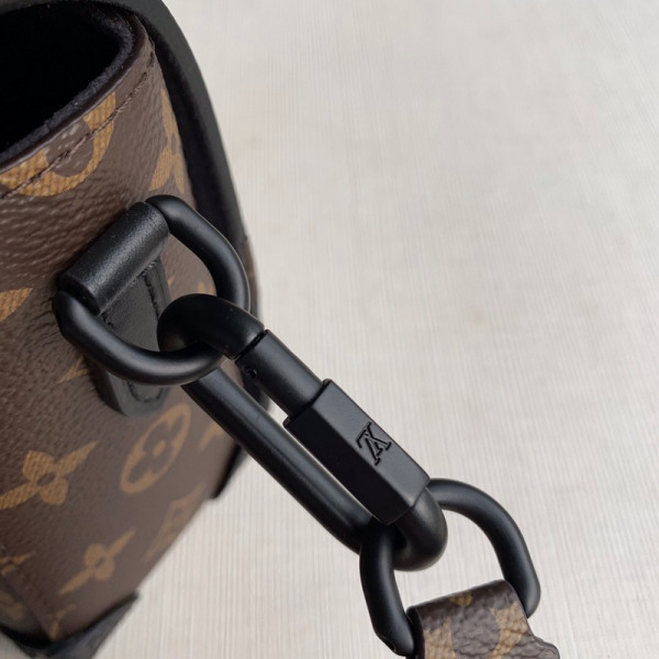 l**is V*t*n soft trunk