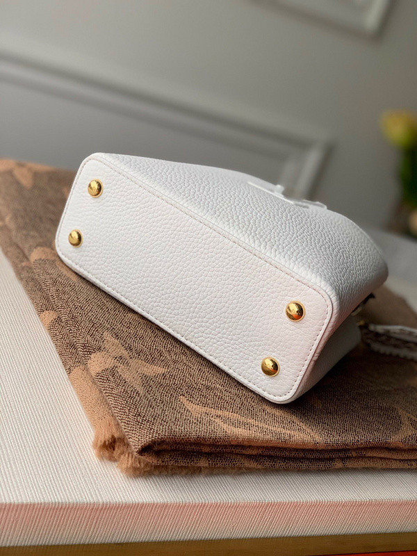 l**is V*t*n capucines mini