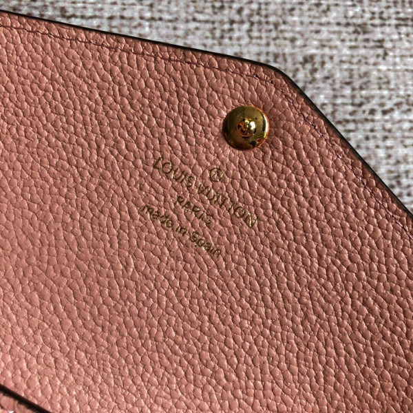 l**is V*t*n kep pouch