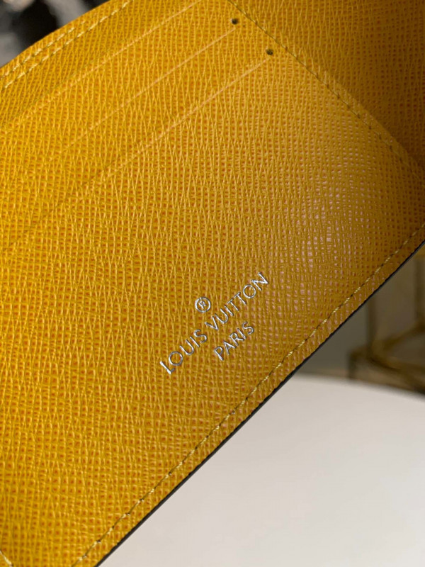 l**is V*t*n multiple wallet