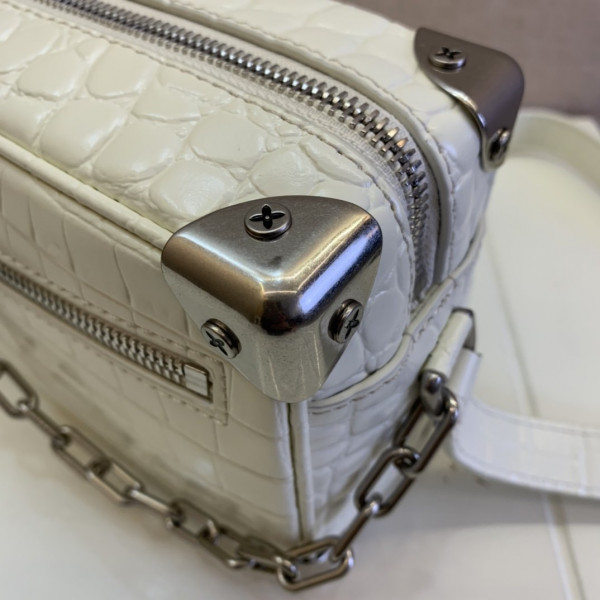 l**is V*t*n soft trunk