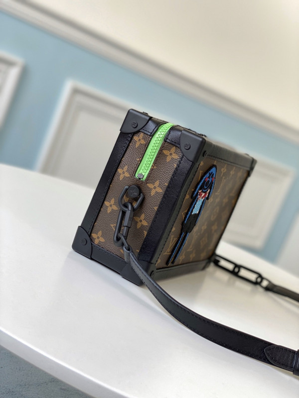 l**is V*t*n soft trunk