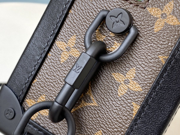 l**is V*t*n soft trunk