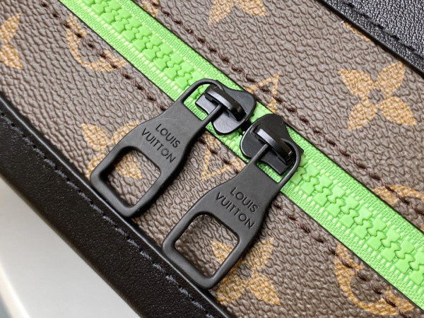 l**is V*t*n soft trunk