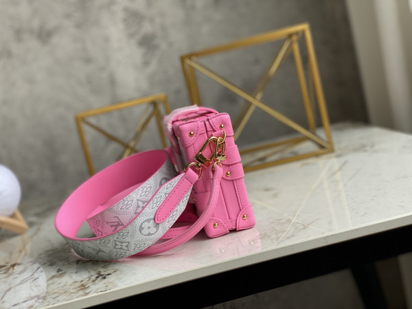 l**is V*t*n petite malle