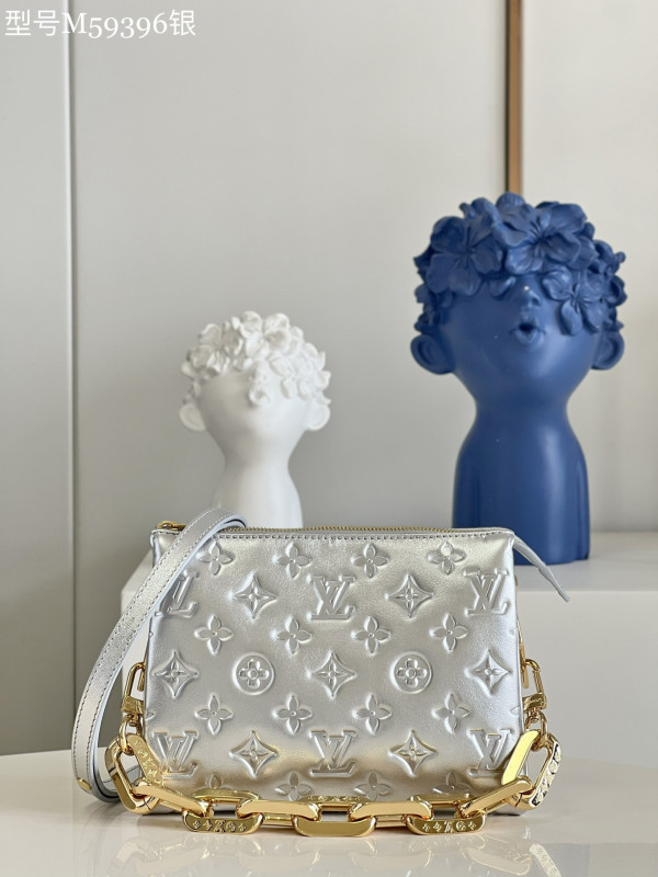 l**is V*t*n coussin bb