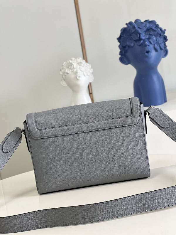 l**is V*t*n new flap messenger