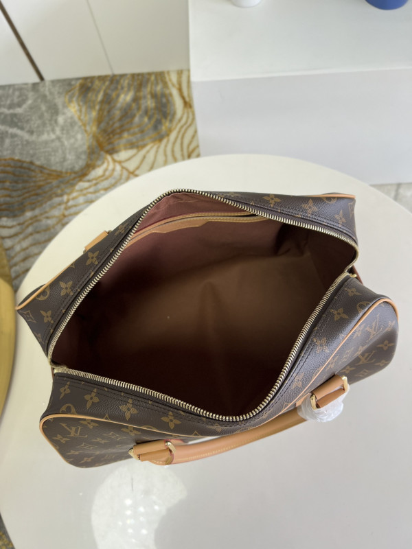 l**is V*t*n carryall