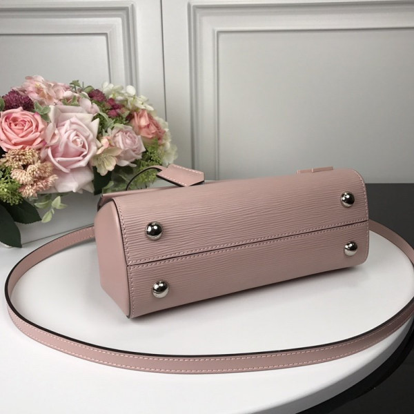 l**is V*t*n cluny bb