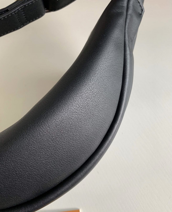 l**is V*t*n discovery bumbag