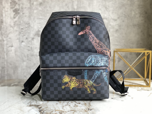 l**is V*t*n discovery backpack