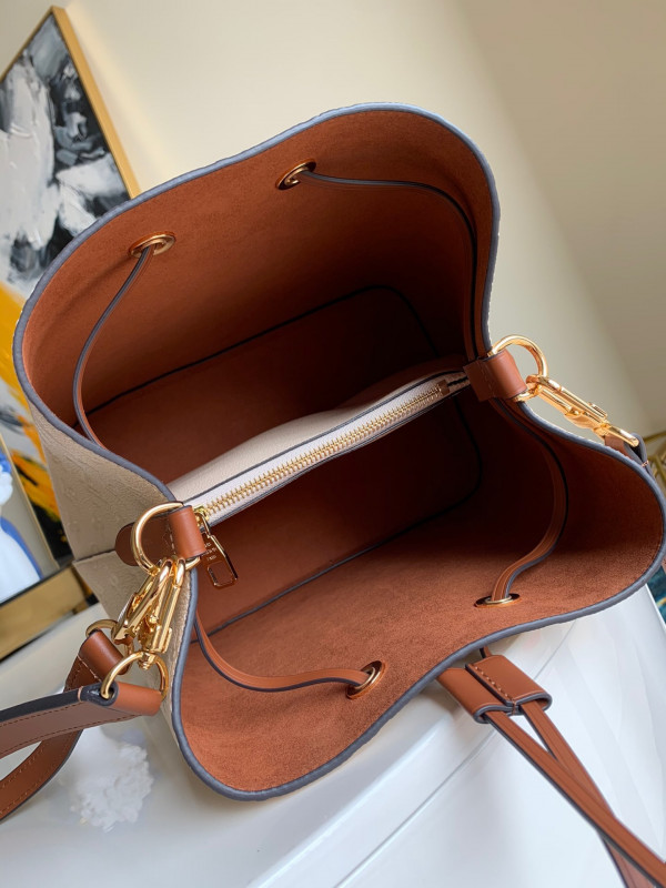 l**is V*t*n neonoe mm