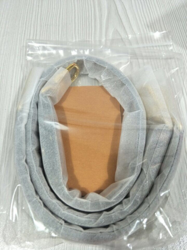 l**is V*t*n neonoe mm