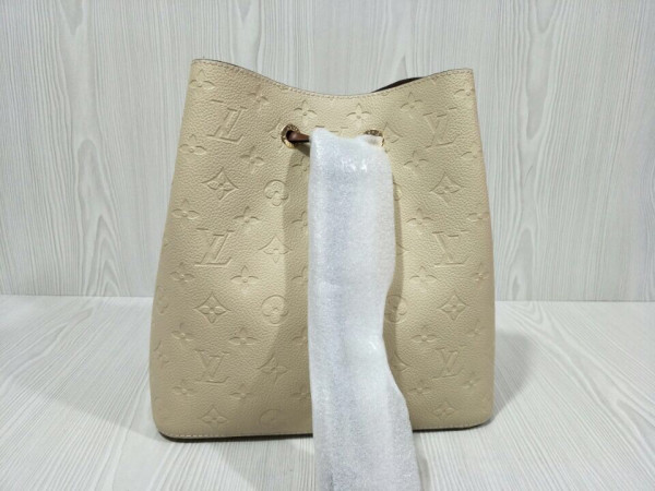 l**is V*t*n neonoe mm