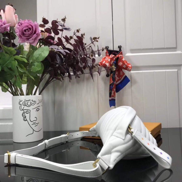 l**is V*t*n new wave bumbag