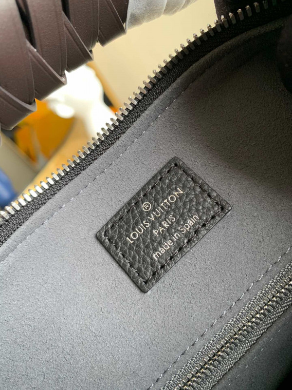 l**is V*t*n beaubourg hobo mm