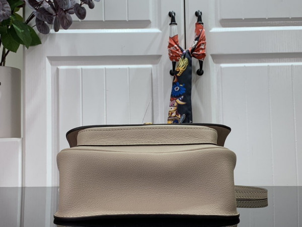 l**is V*t*n lockme chain pm