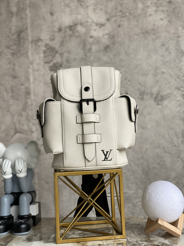 l**is V*t*n christopher xs