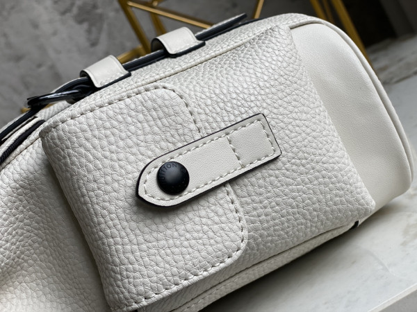 l**is V*t*n christopher xs